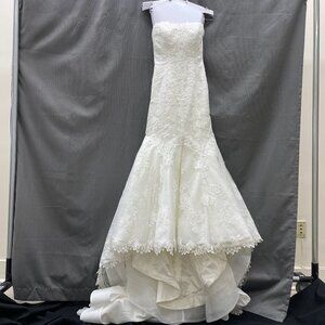 Pronovias Lace Mermaid Wedding Gown